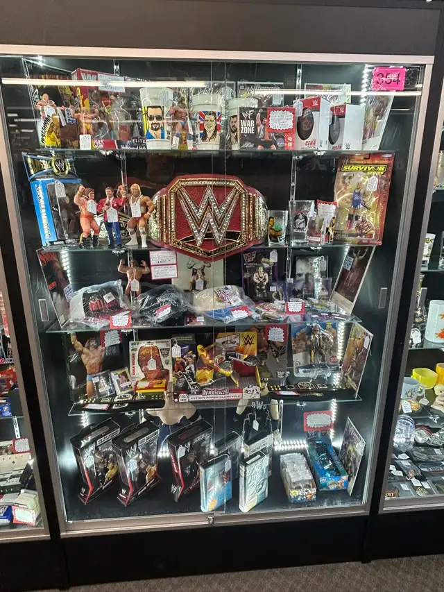 Showcase 354 WWE Collectibles Wrestling Belts Merch Hogan