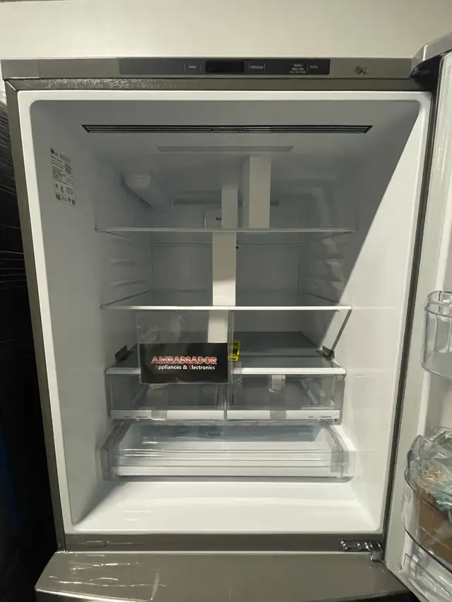 NEW 33" LG Fridge (Stainless Steel Bottom Freezer With Ice Maker - Photo 4