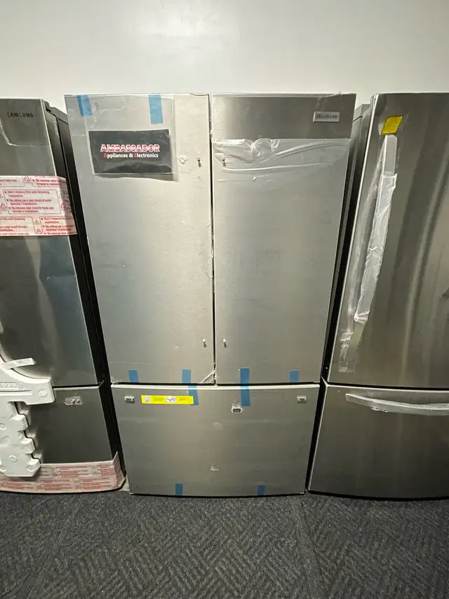 NEW 36" Frigidaire Interior Water&Ice Fridge (Stainless Steel)