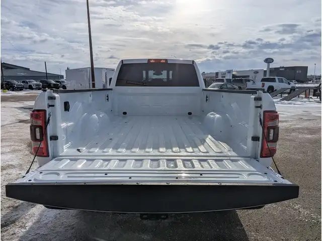 2024 Ram 3500 Laramie 6.7L/Nav/Cam/I6/8' Box - Photo 10