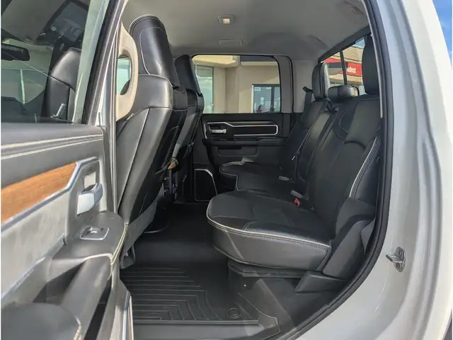 2024 Ram 3500 Laramie 6.7L/Nav/Cam/I6/8' Box - Photo 17