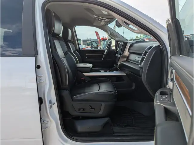 2024 Ram 3500 Laramie 6.7L/Nav/Cam/I6/8' Box - Photo 26