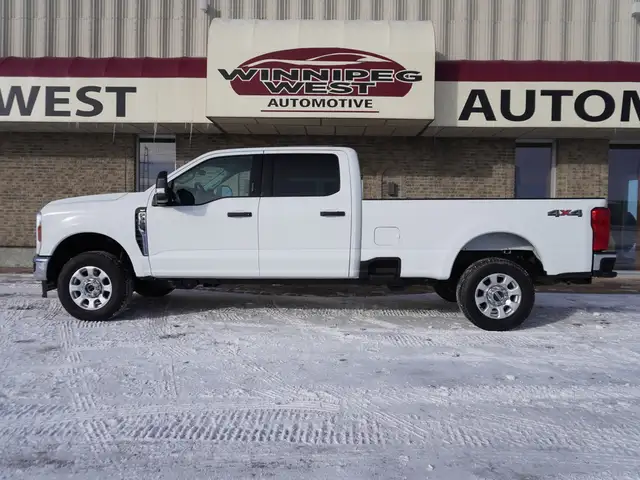 2024 Ford F-350 XLT 4WD Crew Cab 8' Box RARE AND POWERFUL!! - Photo 2
