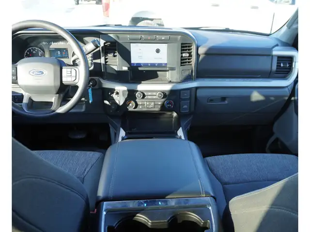 2024 Ford F-350 XLT 4WD Crew Cab 8' Box RARE AND POWERFUL!! - Photo 3