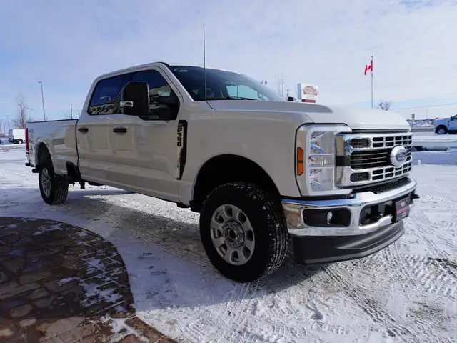 2024 Ford F-350 XLT 4WD Crew Cab 8' Box RARE AND POWERFUL!! - Photo 10