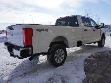 2024 Ford F-350 XLT 4WD Crew Cab 8' Box RARE AND POWERFUL!! - Photo 11