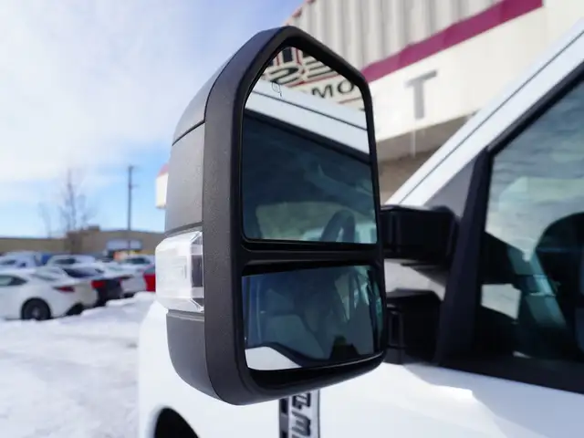 2024 Ford F-350 XLT 4WD Crew Cab 8' Box RARE AND POWERFUL!! - Photo 18