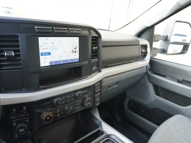2024 Ford F-350 XLT 4WD Crew Cab 8' Box RARE AND POWERFUL!! - Photo 29