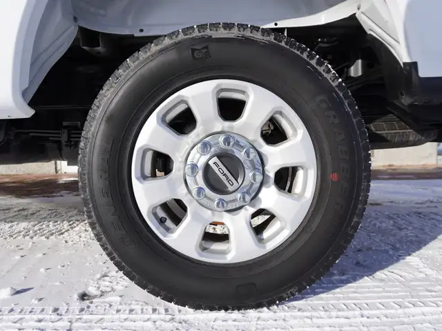 2024 Ford F-350 XLT 4WD Crew Cab 8' Box RARE AND POWERFUL!! - Photo 48