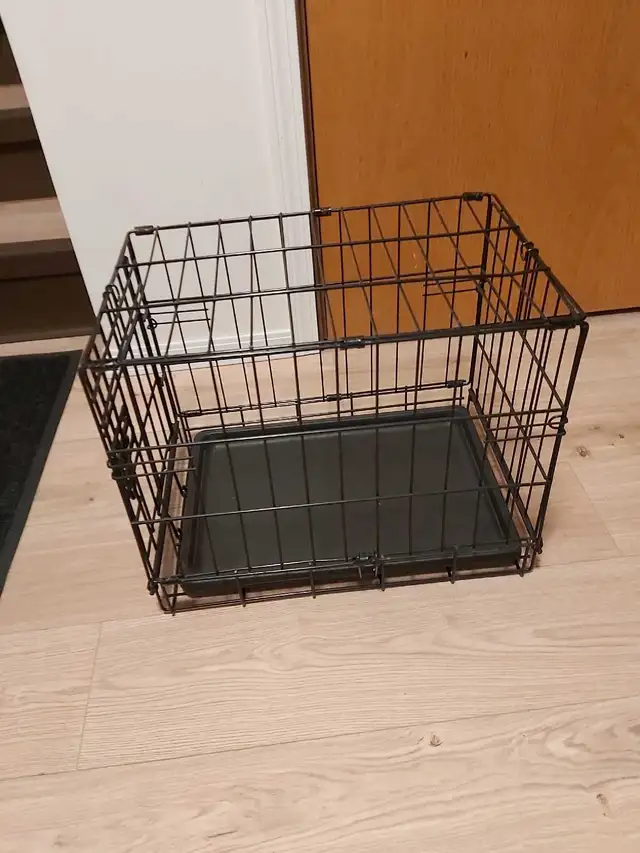 small metal crate - Photo 3