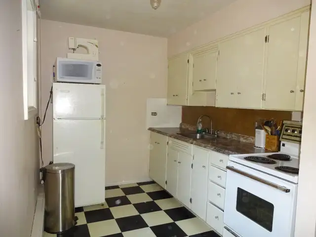 Reduced dep Beltline walk to 17 av,walk up unit 1 bedrm $1150 el - Photo 3