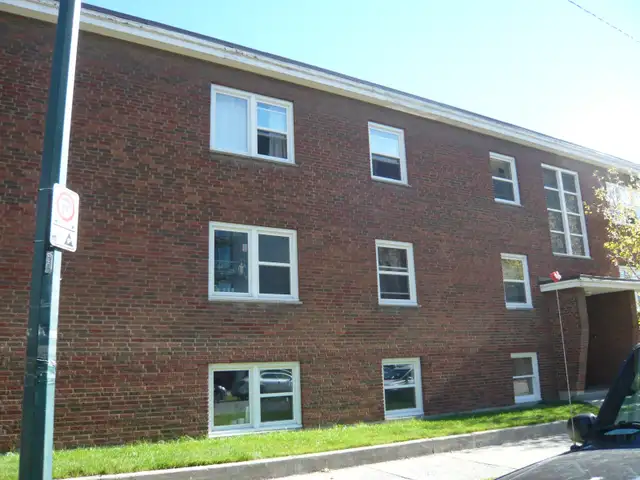 Reduced dep Beltline walk to 17 av,walk up unit 1 bedrm $1150 el - Photo 9