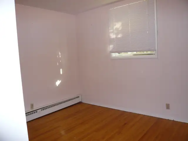 Reduced dep Beltline walk to 17 av,walk up unit 1 bedrm $1150 el - Photo 10
