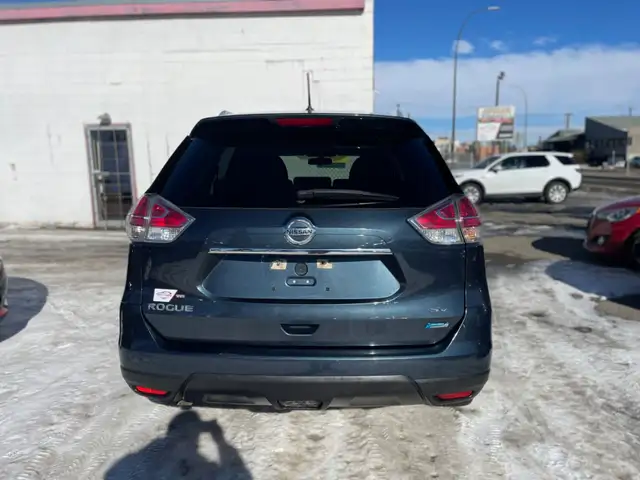 2014 Nissan Rogue FWD 4dr - Photo 5