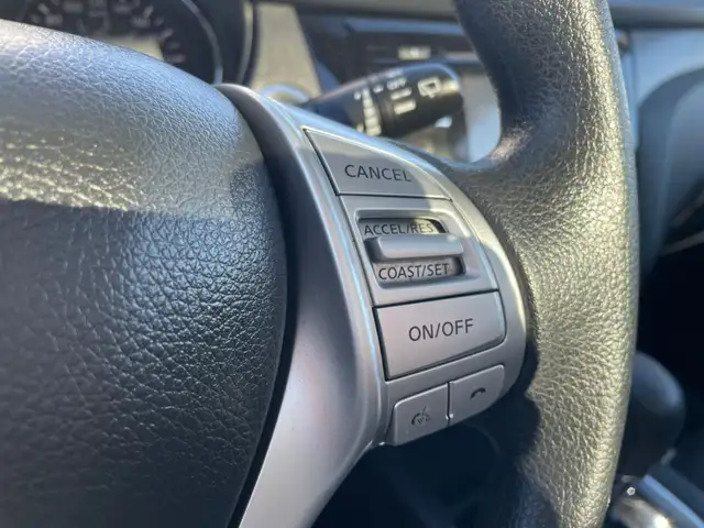 2014 Nissan Rogue FWD 4dr - Photo 9