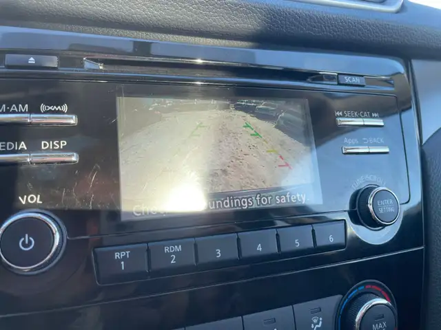 2014 Nissan Rogue FWD 4dr - Photo 13