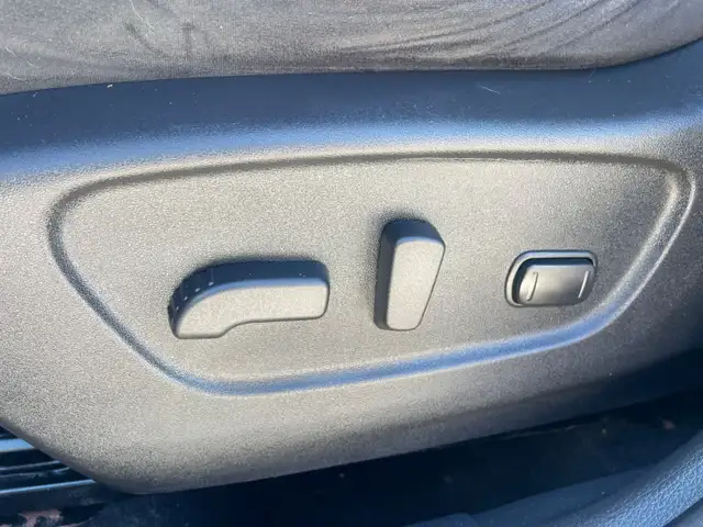 2014 Nissan Rogue FWD 4dr - Photo 14