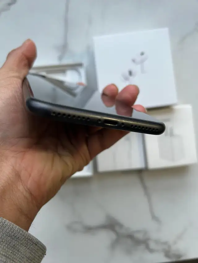 iPhone 8 plus 256GB Airpods pkg/Delivery - Photo 3