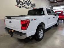 2021 Ford F-150 XLT / Crew Cab/ 4x4 / Local / 0 Accident - Photo 3
