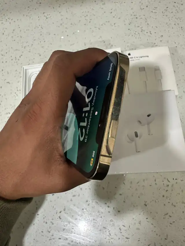 iPhone 12 pro max – 128GB   AirPods Pkg/Delivery Available - Photo 4
