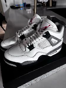 Air Jordan 4 Retro