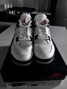 Air Jordan 4 Retro - Photo 3