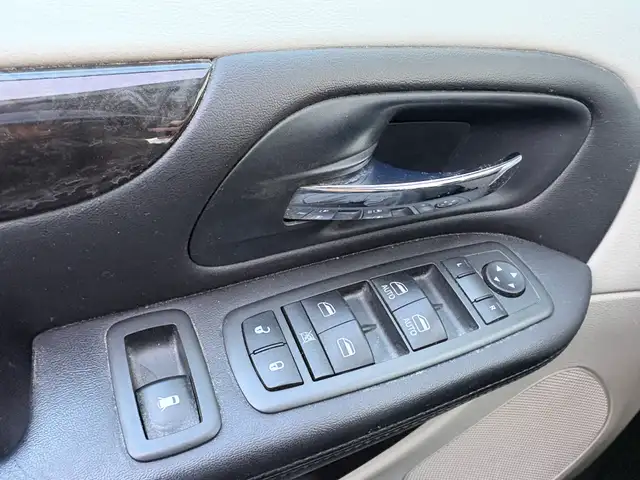 2013 Dodge Grand Caravan SXT FWD 7 Seats 3.6L V6 Certified - Photo 17