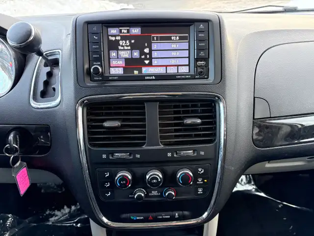 2013 Dodge Grand Caravan SXT FWD 7 Seats 3.6L V6 Certified - Photo 22