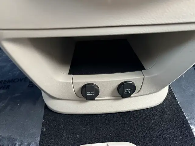 2013 Dodge Grand Caravan SXT FWD 7 Seats 3.6L V6 Certified - Photo 23