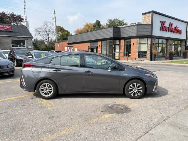 2020 Toyota Prius Prime LE Plug-in-Hybrid FWD 1.8L Certified - Photo 4