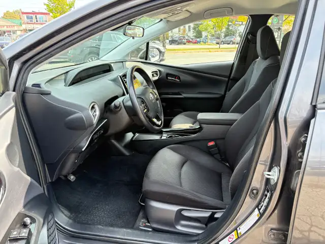 2020 Toyota Prius Prime LE Plug-in-Hybrid FWD 1.8L Certified - Photo 11