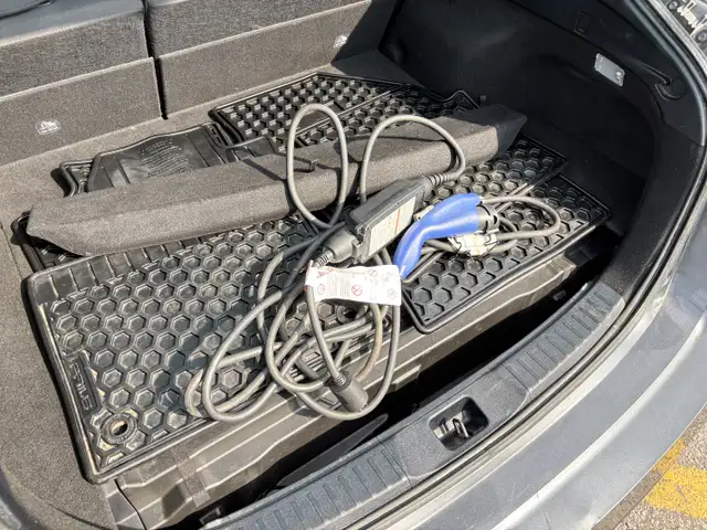 2020 Toyota Prius Prime LE Plug-in-Hybrid FWD 1.8L Certified - Photo 16