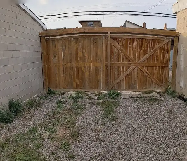 Basement Studio (Bloor / Dufferin) Pet Friendly - Photo 4