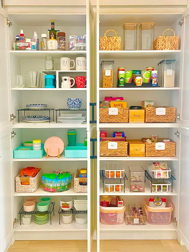 Home organizing promo 10% off! Light At The End Of The Clutter - Photo 9