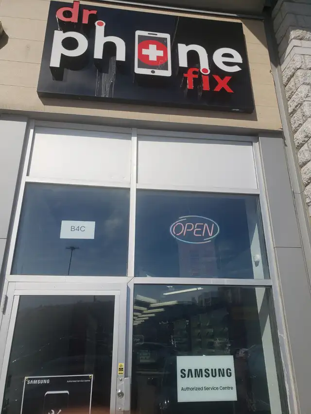 Unlocked iPhone 11 Black (64GB) - (A Grade) - Photo 4