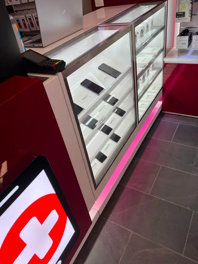 Unlocked iPhone 11 Black (64GB) - (A Grade) - Photo 8