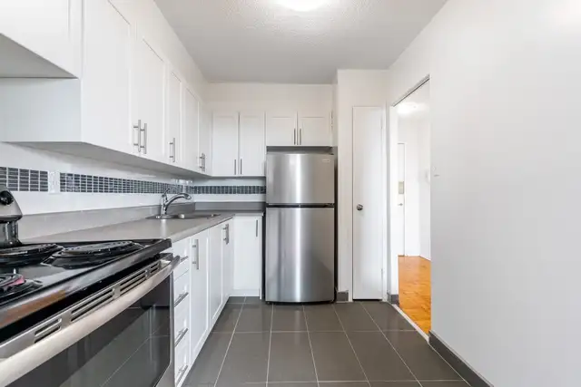 Yonge Eglinton Apartments – Duplex - 1 Bedroom available at 411 - Photo 8