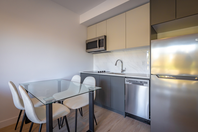 Axir Apartments - 1 Bedroom available at 2590 Lonsdale Avenue, N - Photo 4