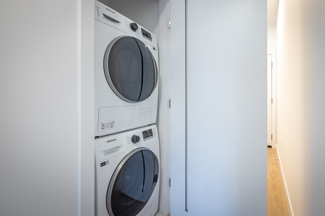 Axir Apartments - 1 Bedroom available at 2590 Lonsdale Avenue, N - Photo 11