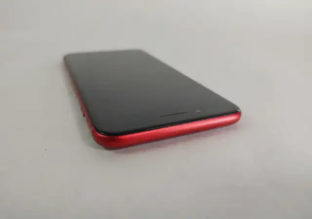 Apple iPhone 8 - Photo 2