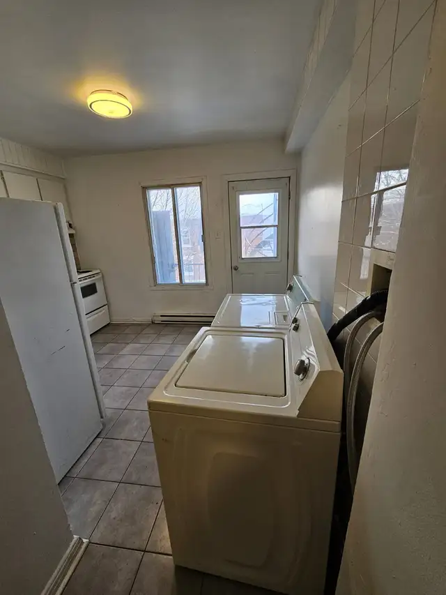 For Rent 3 1/2 apartment - 4 minute walk to College Rosemont - Photo 5