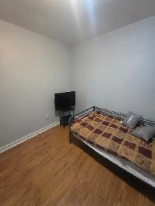 chambre à louer pour le premier avril.