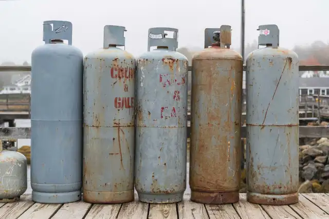 LOOKING FOR (PROPANE TANKS & COMPRESSOR TANKS) TO BUILD A CUSTOM