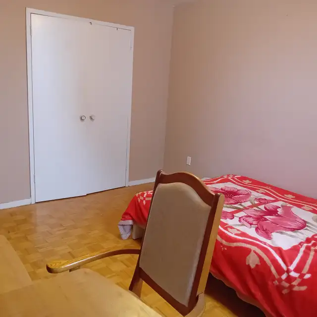 Clean and Quiet Room Near Seneca College_ move in anytime - Photo 2