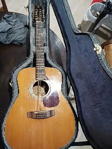Guitare Yamaha 12 cordes