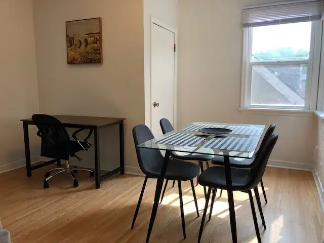 U of A / Whyte Ave Furnished 2 Bedroom Incl. Utilities - May 1st - Photo 3