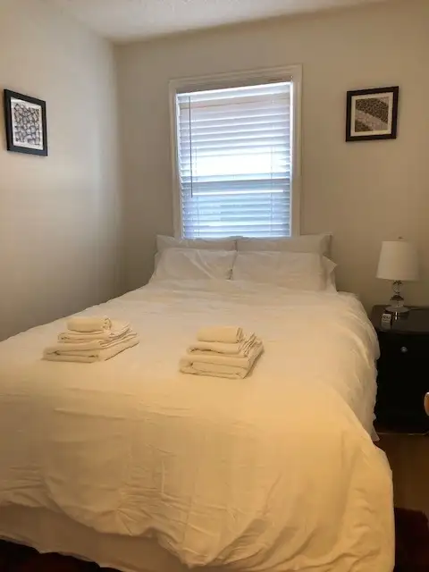 U of A / Whyte Ave Furnished 2 Bedroom Incl. Utilities - May 1st - Photo 5