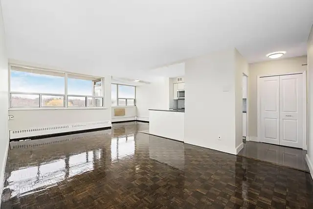 2 Bedroom Apartment for Rent - 350 The East Mall - Photo 9