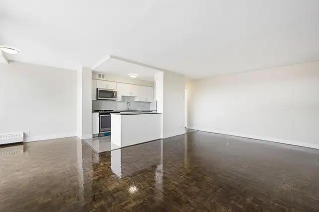 2 Bedroom Apartment for Rent - 350 The East Mall - Photo 10