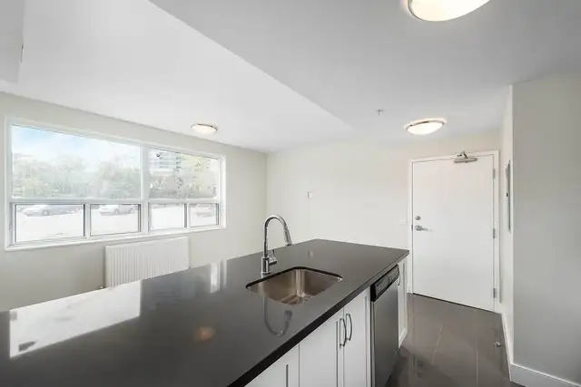 2 Bedroom Apartment for Rent - 350 The East Mall - Photo 13